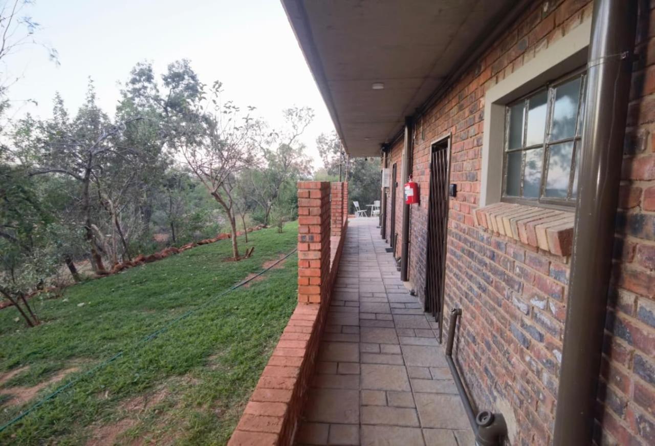 Suikerbosrant Sleep And Go Bed & Breakfast Pretoria Exterior photo